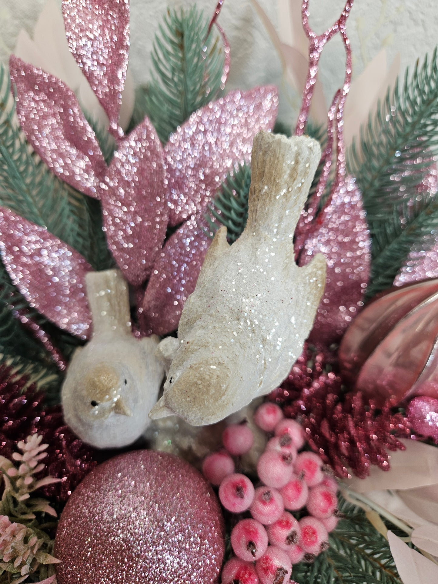 Weihnachtsgesteck, Weihnachtsdeko, Adventsgesteck, Tischgesteck, Festliche Dekor rosa weiß blaue Tanne
