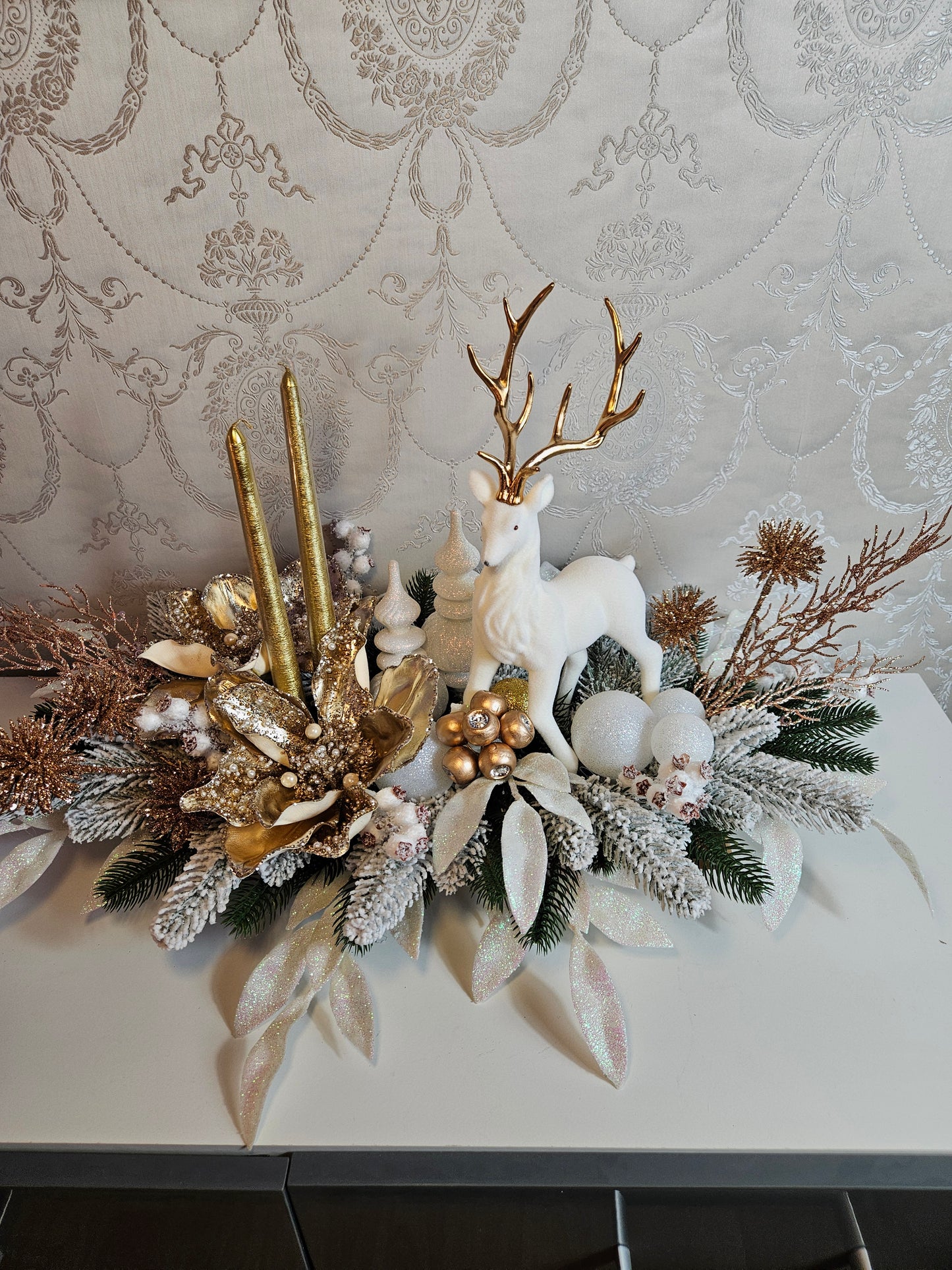 Weihnachtsgesteck + Adventsgesteck, Elch, Weihnachtsdeko Weihnachtsblumen Tischdekor, Tischgesteck, Winterdekor,Advent grün gold weiß