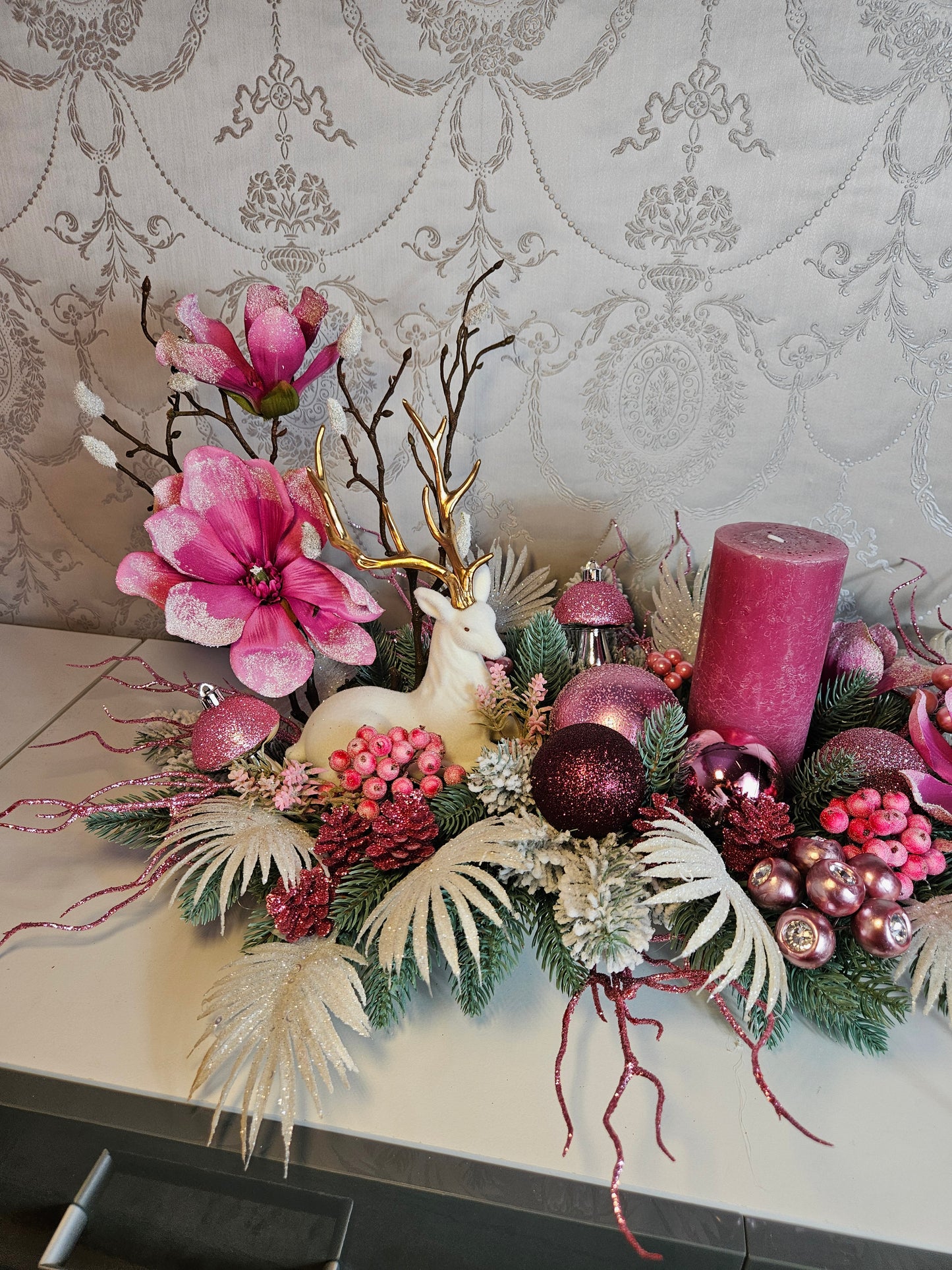 Weihnachtsgesteck + Adventsgesteck, Chrismes, Elche, Rehe, Weihnachtsdeko Weihnachtsblumen Tischdekor, Tischgesteck, Winterdekor,Advent