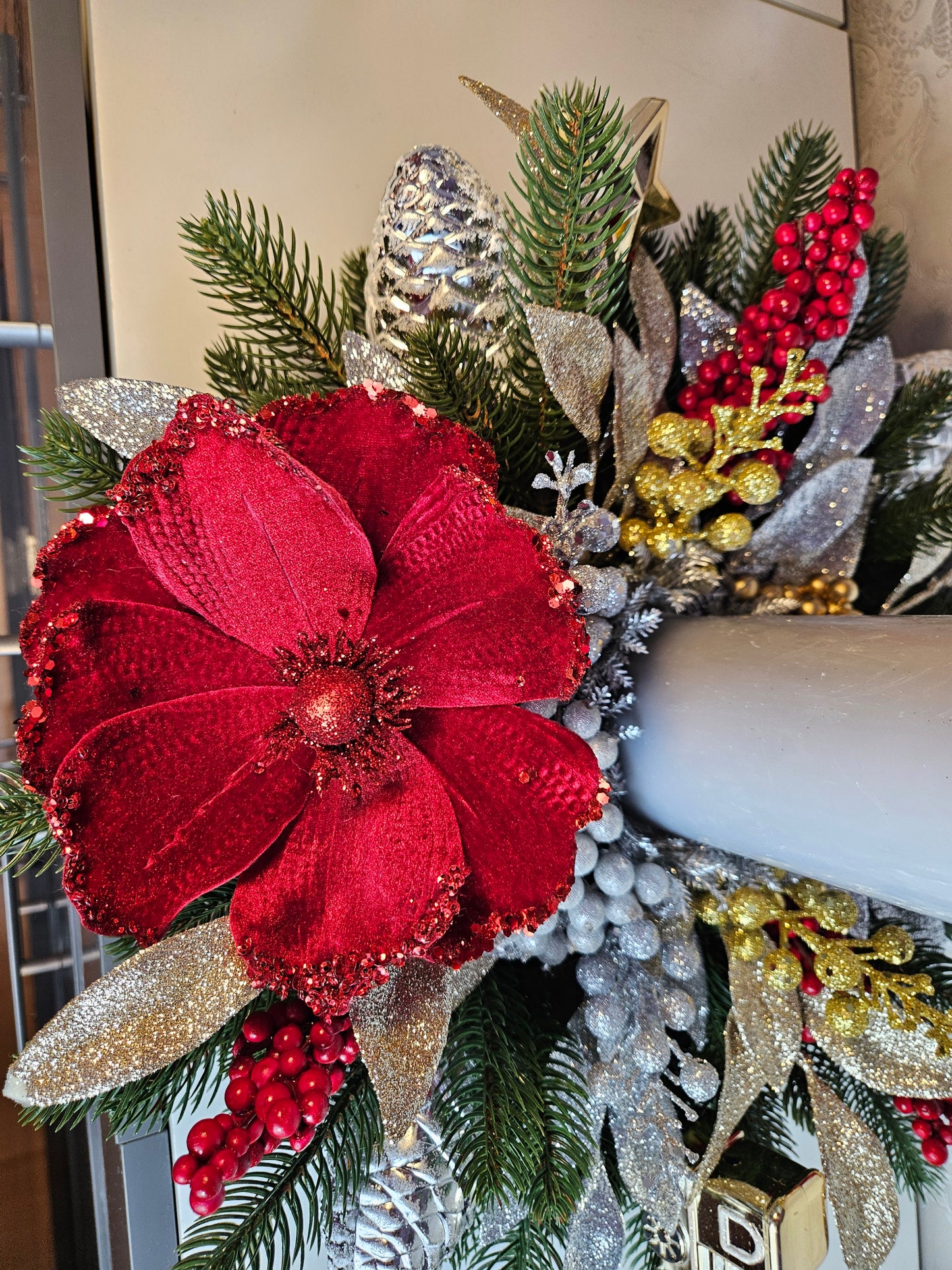 Weihnachtsgesteck + Kerze, Gesteck, Tischdekor, Tischgesteck, Winterdekor,Advent schwarz grün rot gold silber