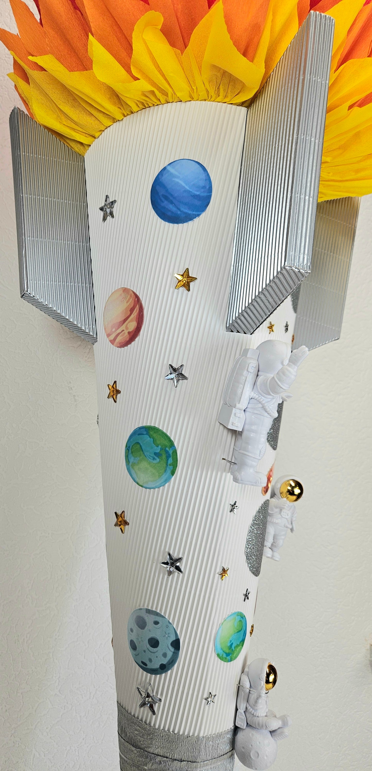 SCHULTÜTE ZUCKERTÜTE "WELTALL / RAKETE / RAUMSCHIFF / ASTRONAUTEN" für Jungs weiß silber gelb orange rot