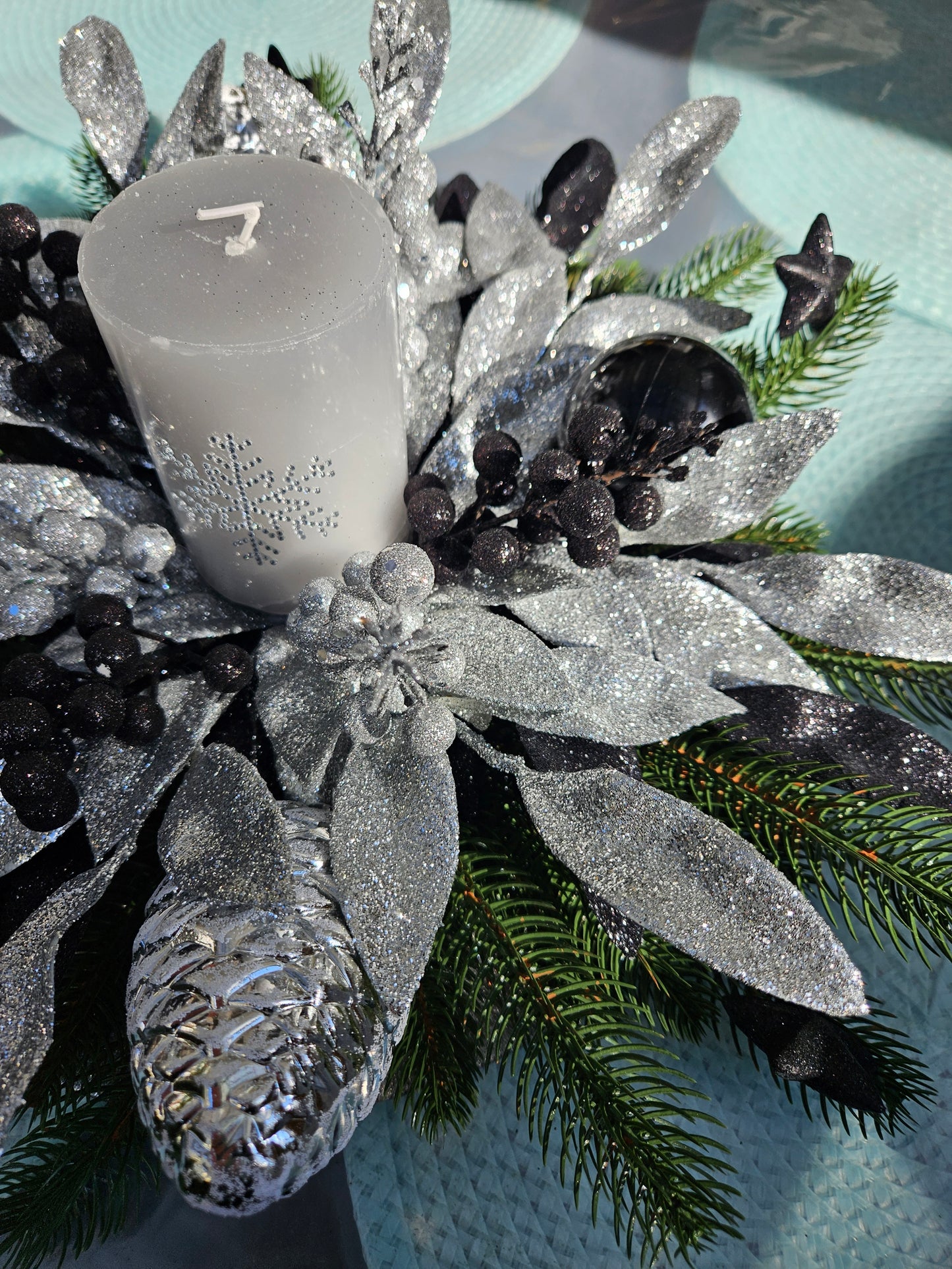 Weihnachtsgesteck + Kerze, Gesteck, Tischdekor, Tischgesteck, Winterdekor,Advent schwarz grün grau silber
