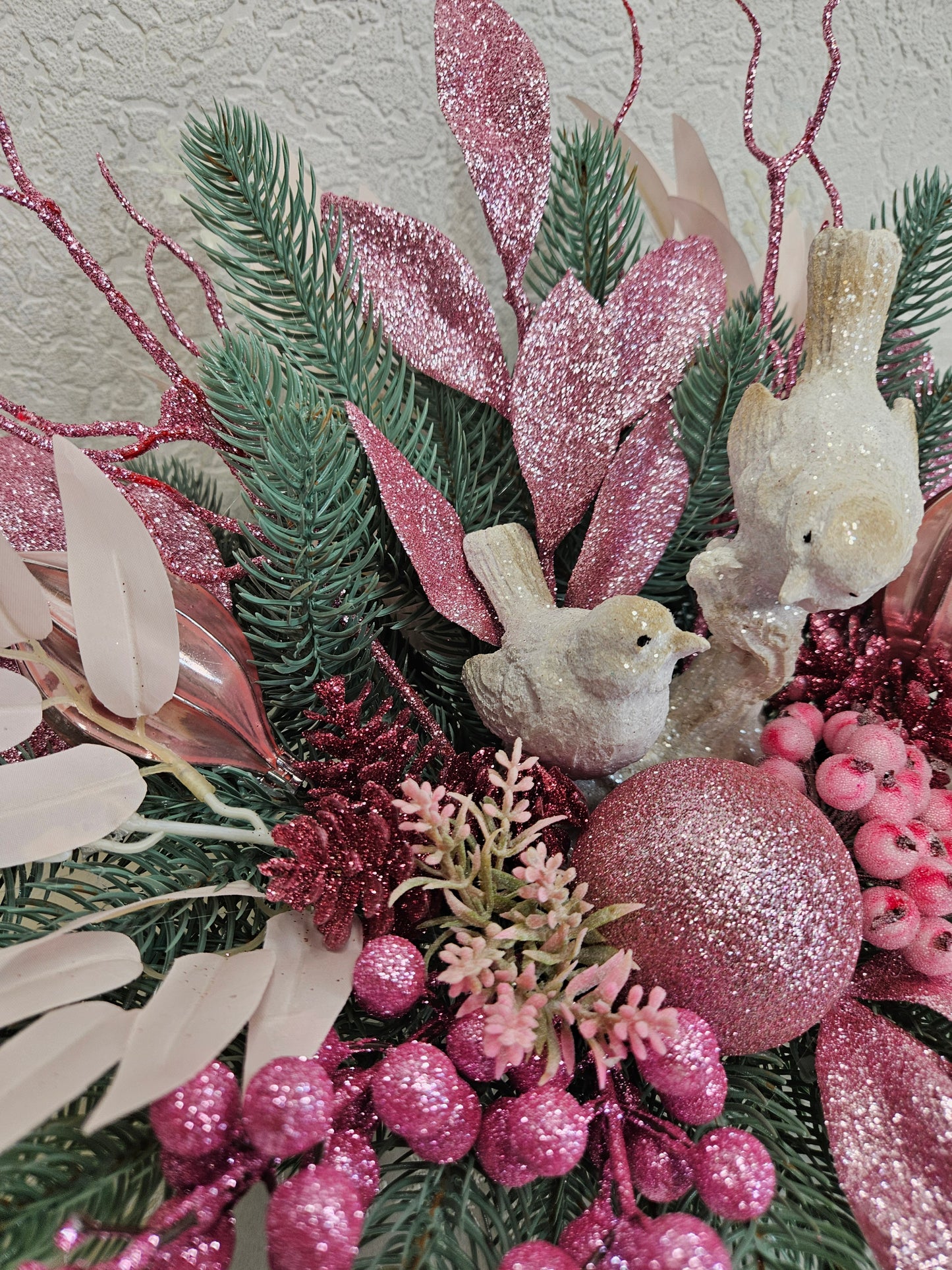 Weihnachtsgesteck, Weihnachtsdeko, Adventsgesteck, Tischgesteck, Festliche Dekor rosa weiß blaue Tanne