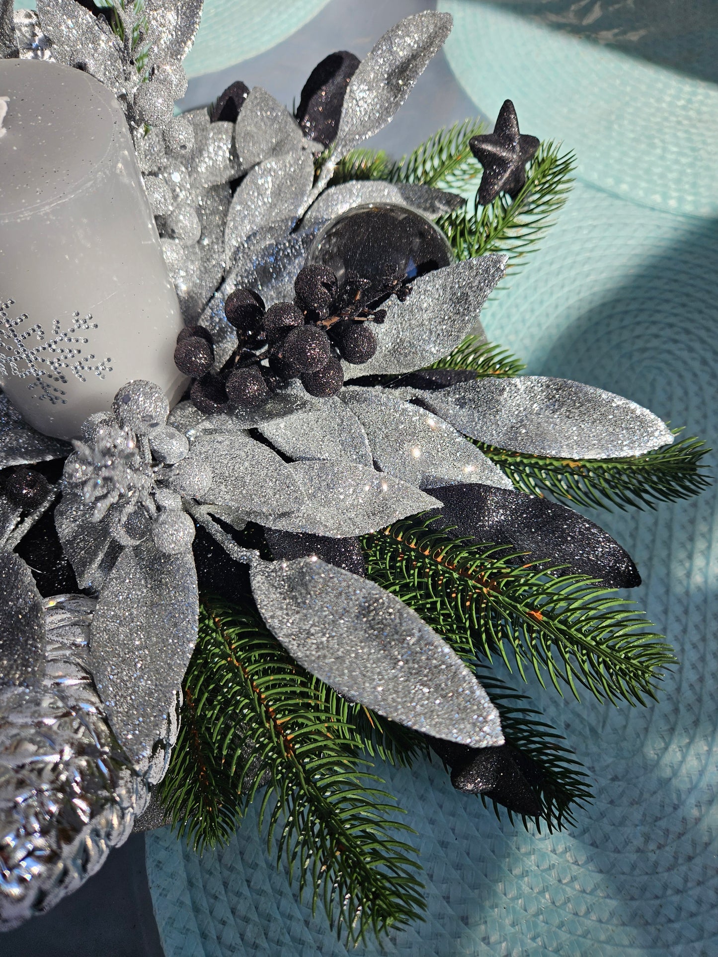 Weihnachtsgesteck + Kerze, Gesteck, Tischdekor, Tischgesteck, Winterdekor,Advent schwarz grün grau silber