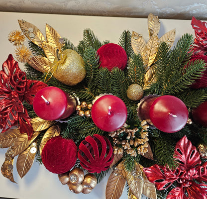 Weihnachtsgesteck + 4 Kerzen, Gesteck, Tischdekor, Tischgesteck, Winterdekor,Advent grün dunkelrot gold