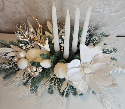 Weihnachtsgesteck + Adventsgesteck + 4 Kerzen, Kamingesteck, Chrismes, Rehe, Weihnachtsdeko Weihnachtsblumen Tischdekor, Tischgesteck, Winterdekor,Advent