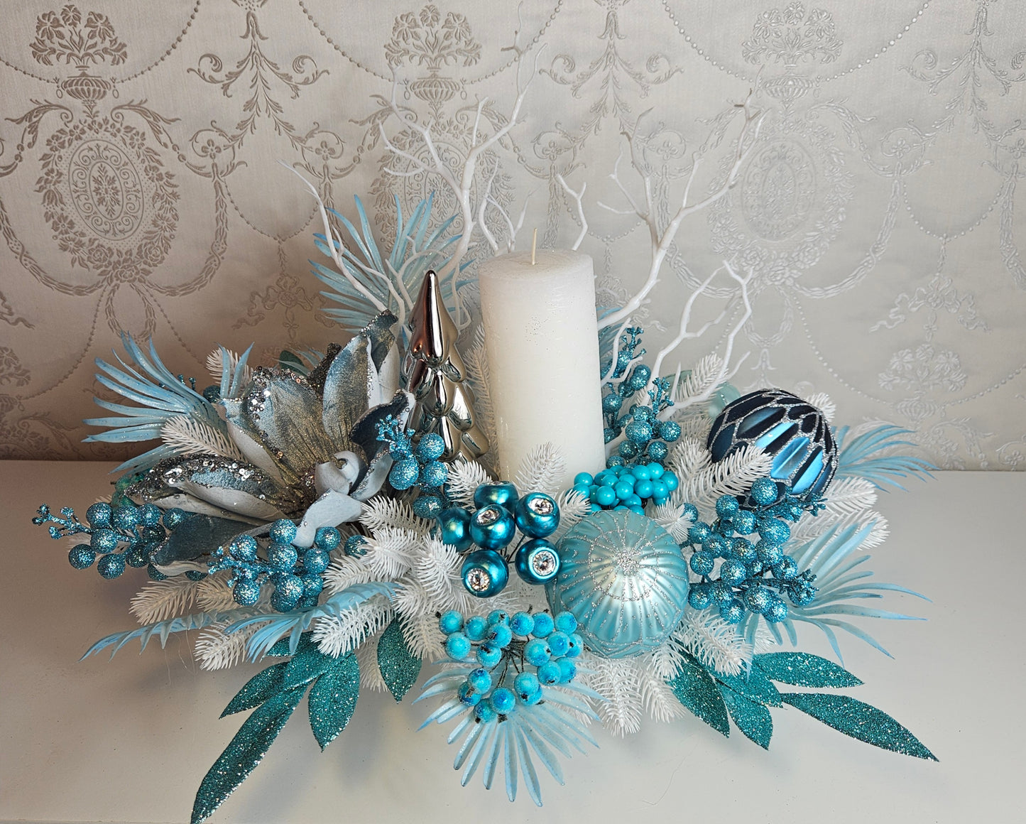 Weihnachtsgesteck + 1 Kerze, Geschenk, Tischdekor, Tischgesteck, Winterdekor,Advent weiss türkis silber