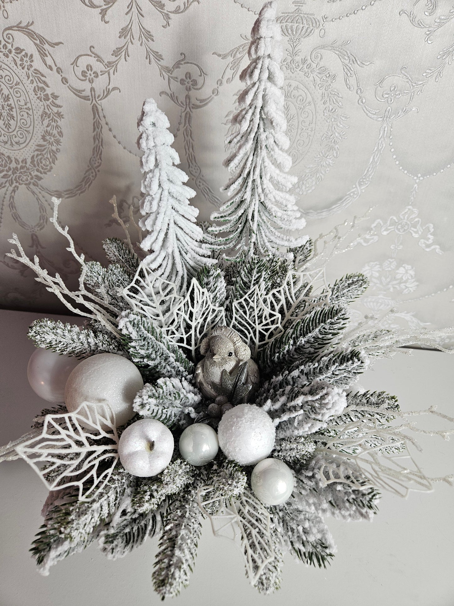 Weihnachtsgesteck + "Ein Vögelchen im Schlitten", Geschenk, Tischdekor, Tischgesteck, Winterdekor,Weihnachtsgeschenk