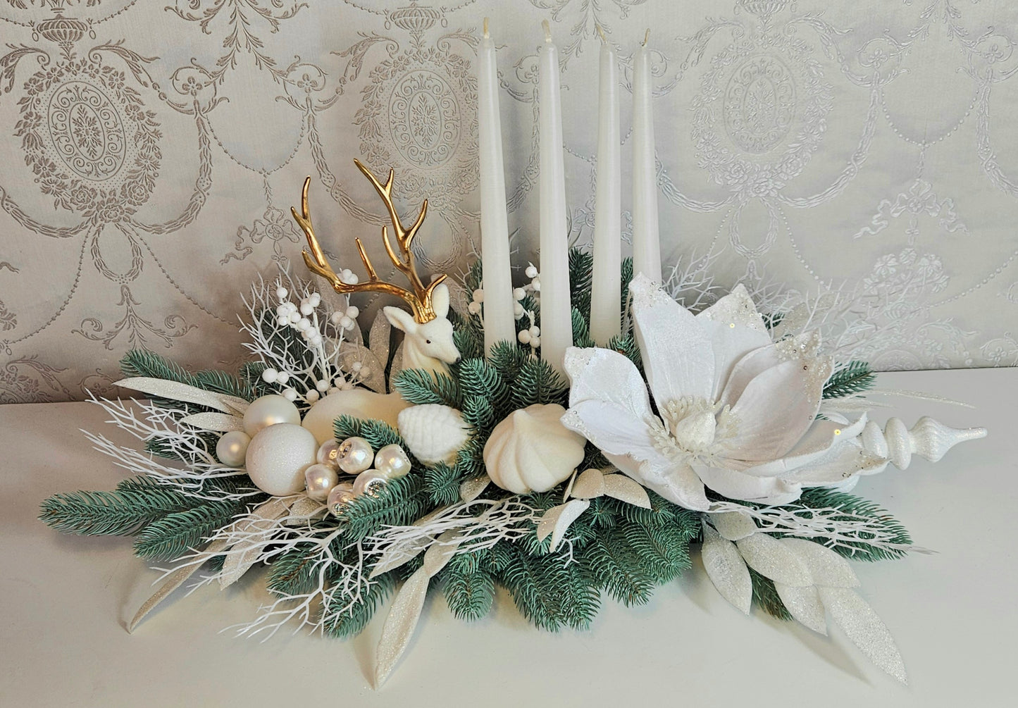 Weihnachtsgesteck + Adventsgesteck + 4 Kerzen, Kamingesteck, Chrismes, Rehe, Weihnachtsdeko Weihnachtsblumen Tischdekor, Tischgesteck, Winterdekor,Advent