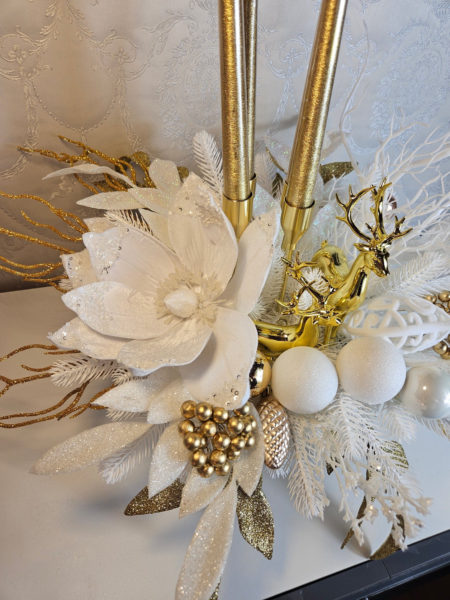 Weihnachtsgesteck + 4 Kerzen + 2 Rehe/Hirsche, Geschenk, Tischdekor, Tischgesteck, Winterdekor,Advent weiss gold