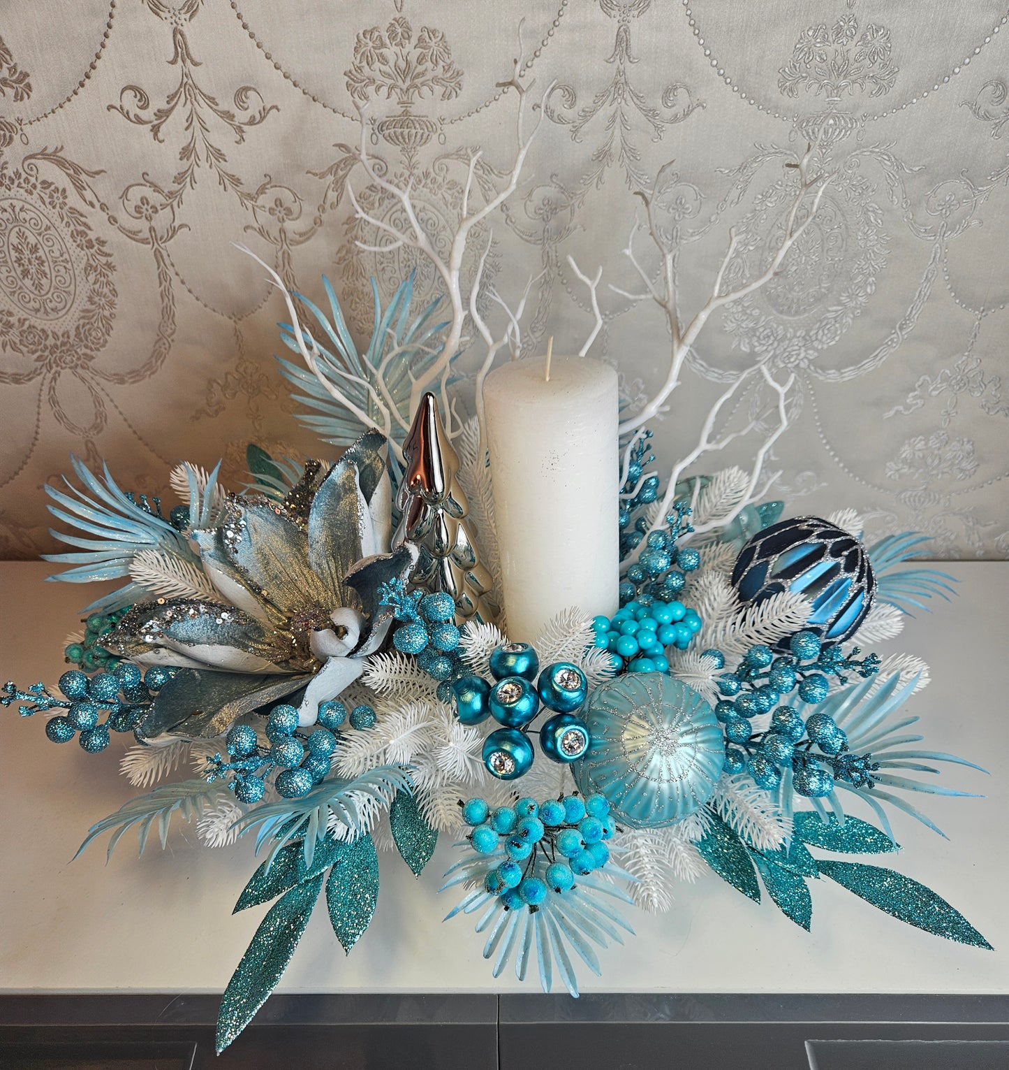 Weihnachtsgesteck + 1 Kerze, Geschenk, Tischdekor, Tischgesteck, Winterdekor,Advent weiss türkis silber