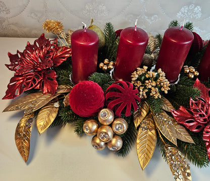 Weihnachtsgesteck + 4 Kerzen, Gesteck, Tischdekor, Tischgesteck, Winterdekor,Advent grün dunkelrot gold